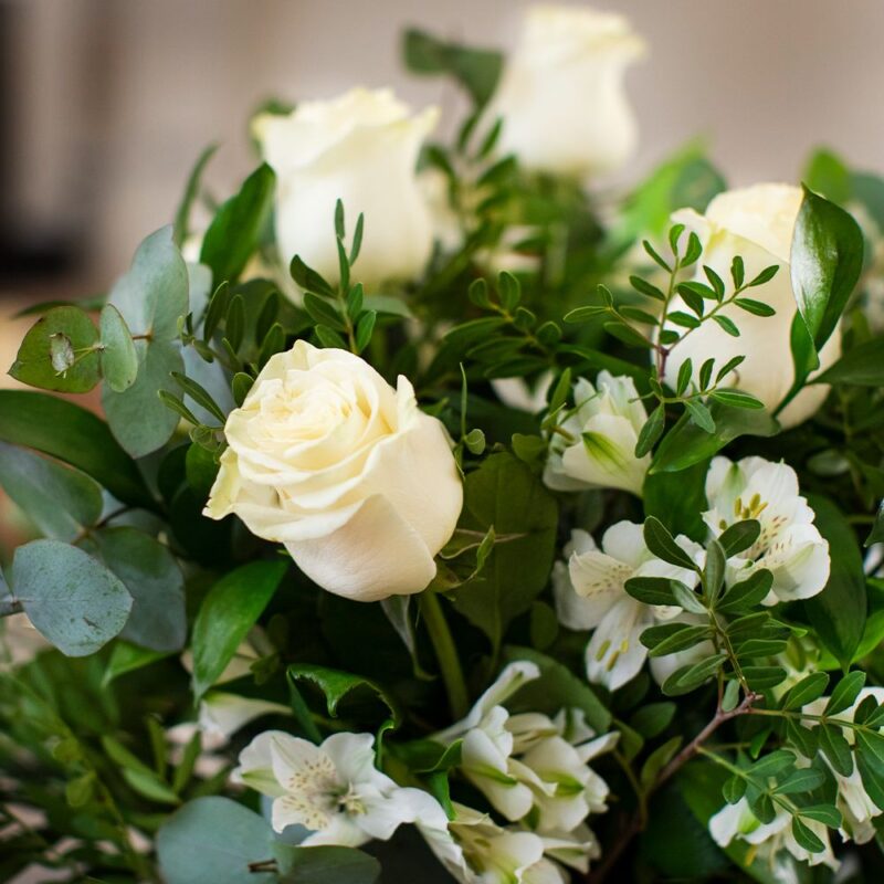 Ramo rosas blancas San Valentín - Imagen 2